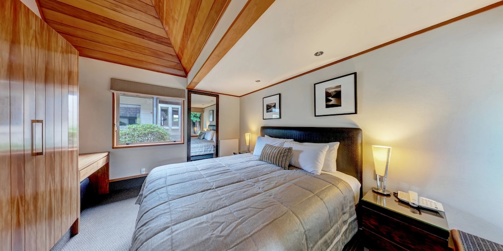 Deluxe, Suite, Villa, King Bed