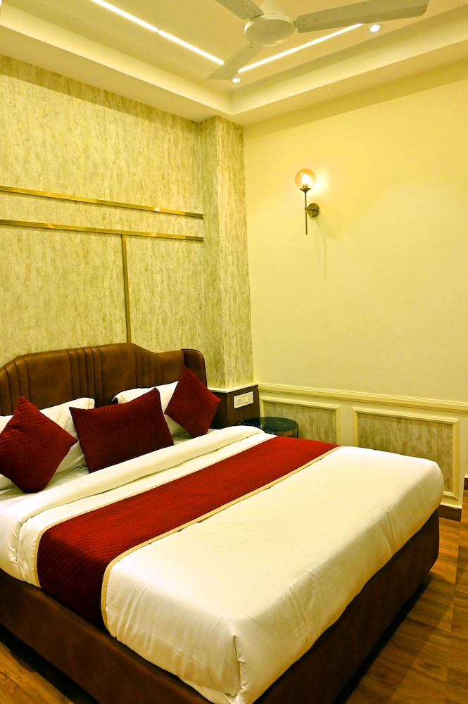 INDUS HOTEL 23/51