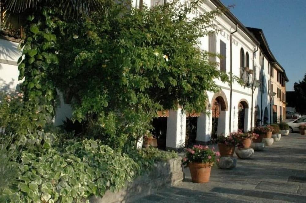 Arnaldo Aquila DAOro Hotel 37/39