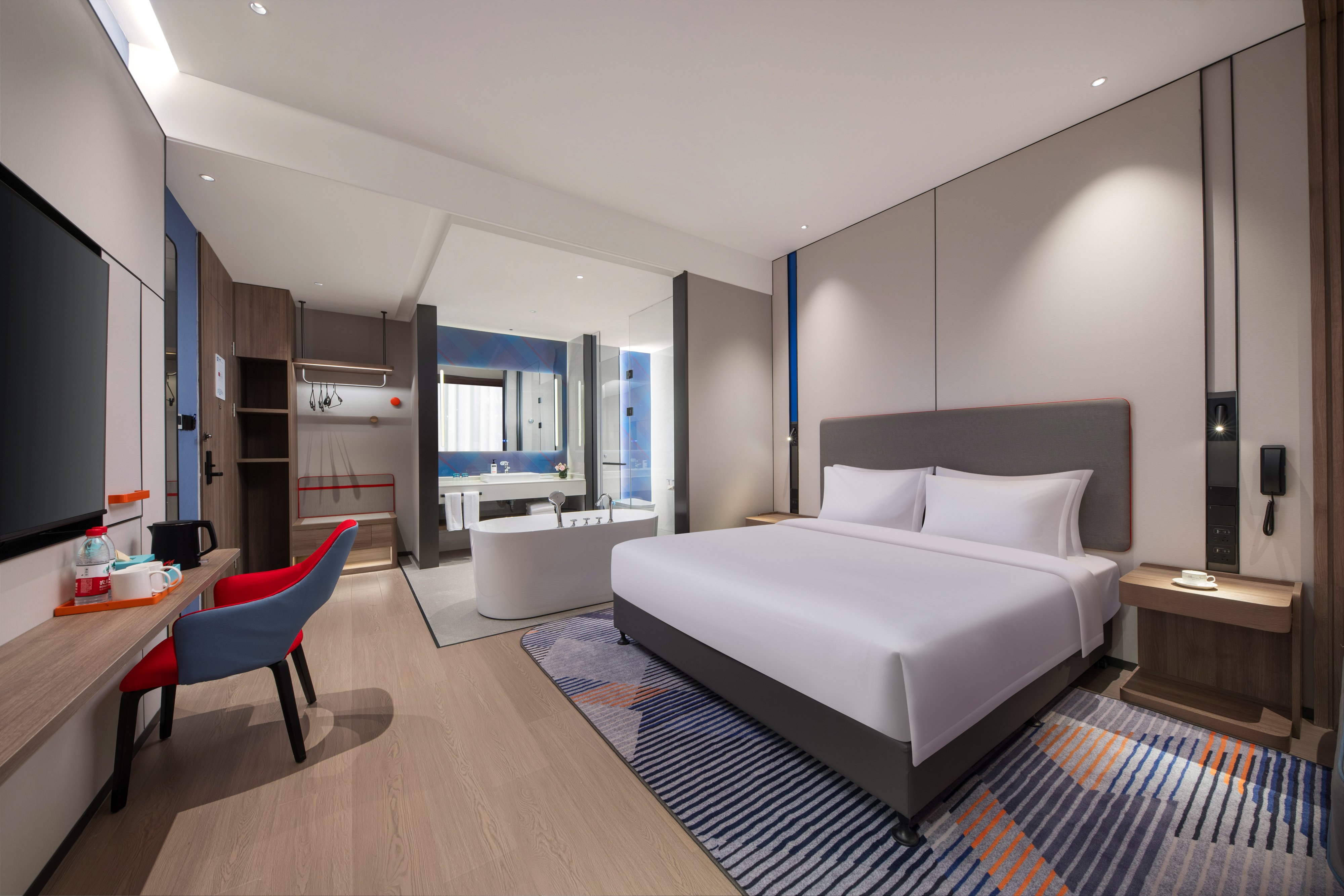 Standard, King Bed, Extra Floor Space, Bathtub