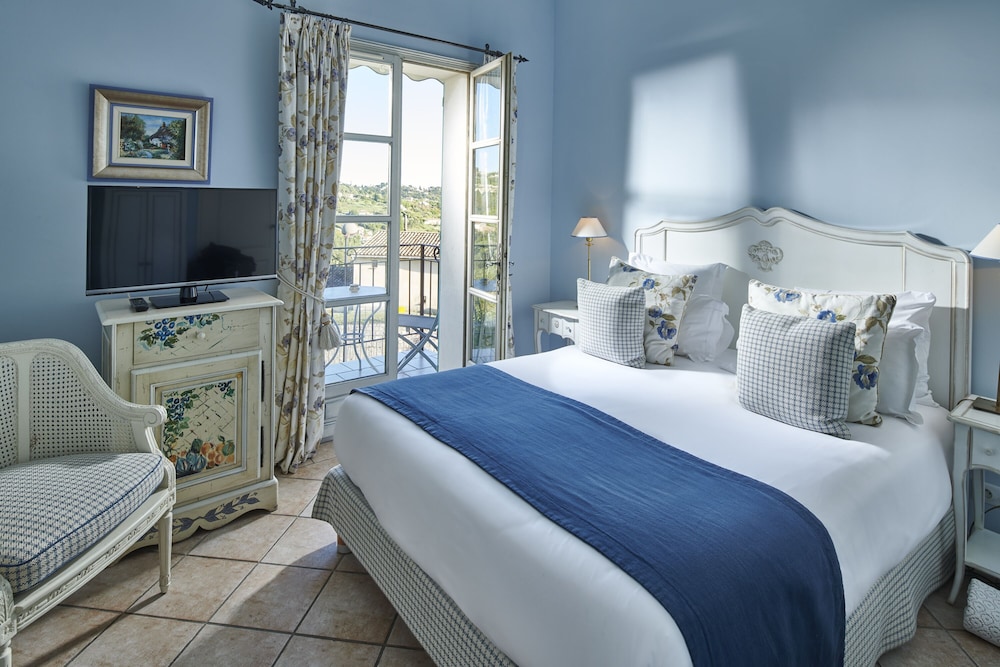 Hotel La Grande Bastide 23/75