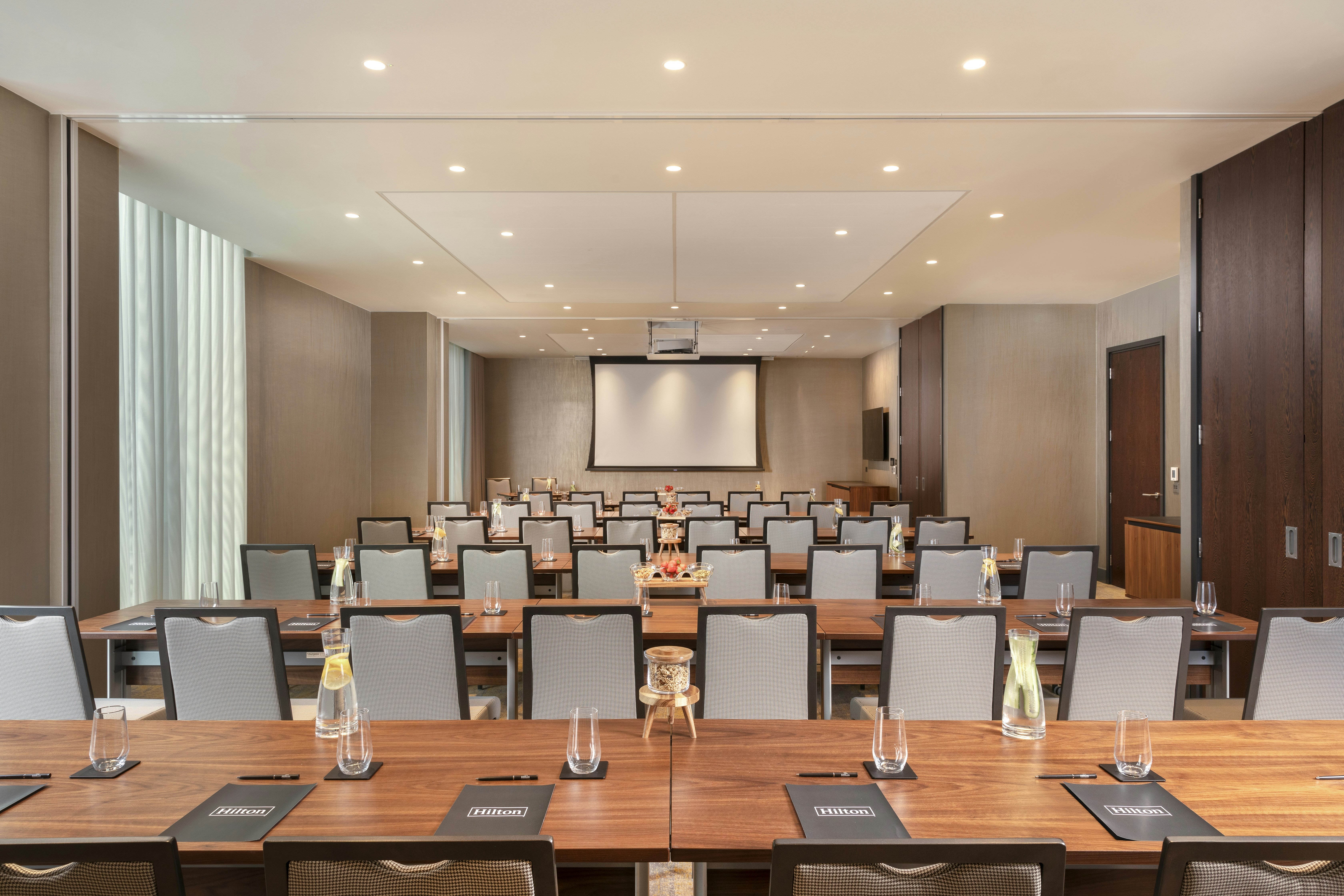 Hilton Woking 30/48