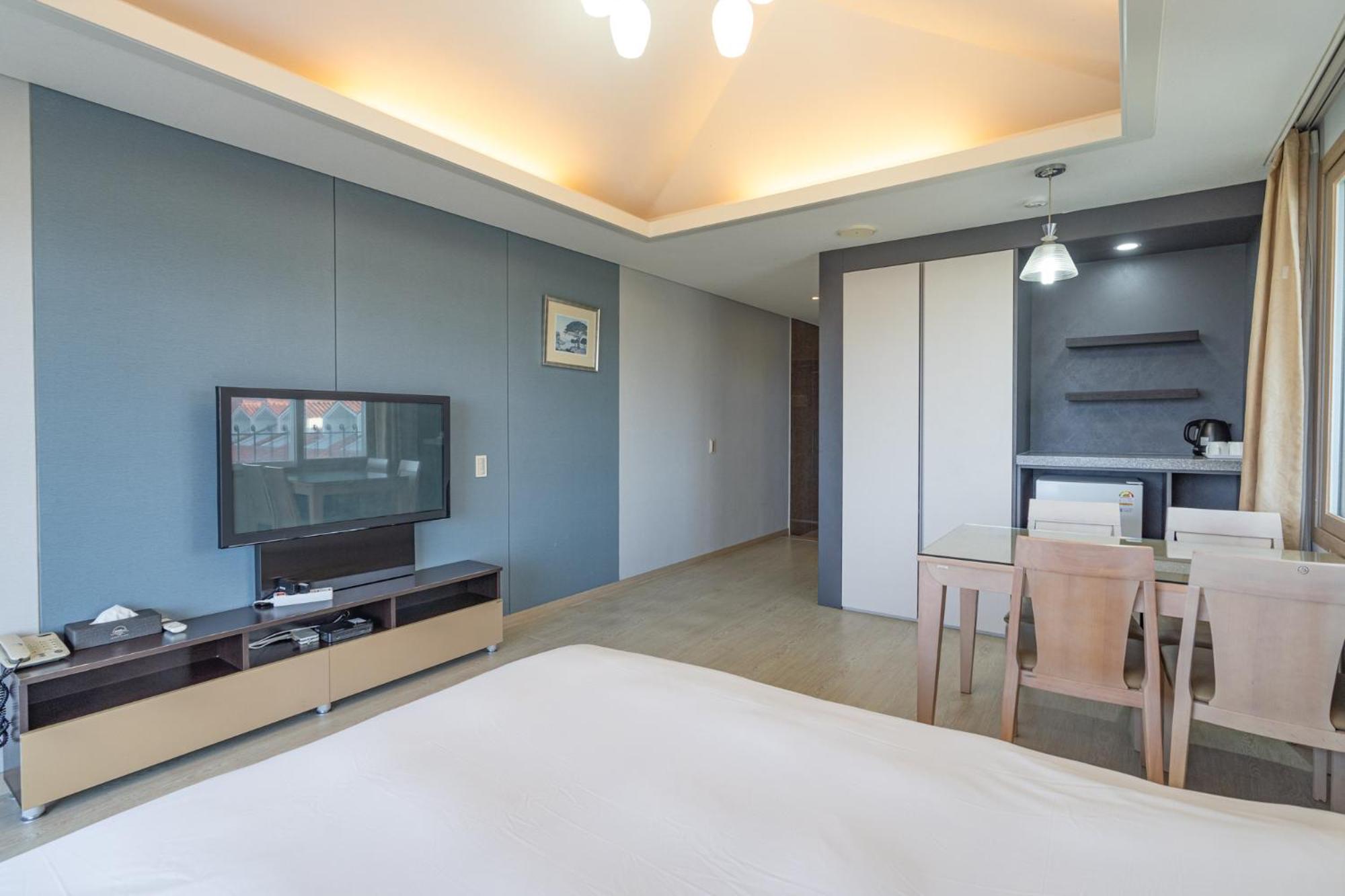 STUDIO, OCEAN VIEW