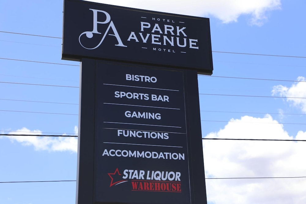 Park Avenue Hotel Motel 4/50