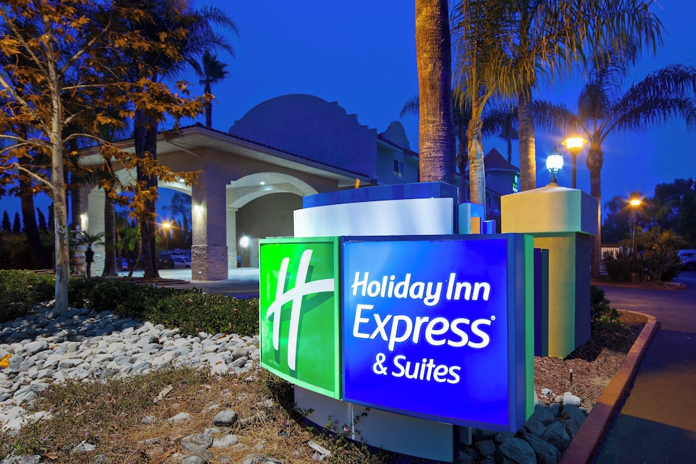 Holiday Inn Express & Suites San Diego-Escondido 28/68