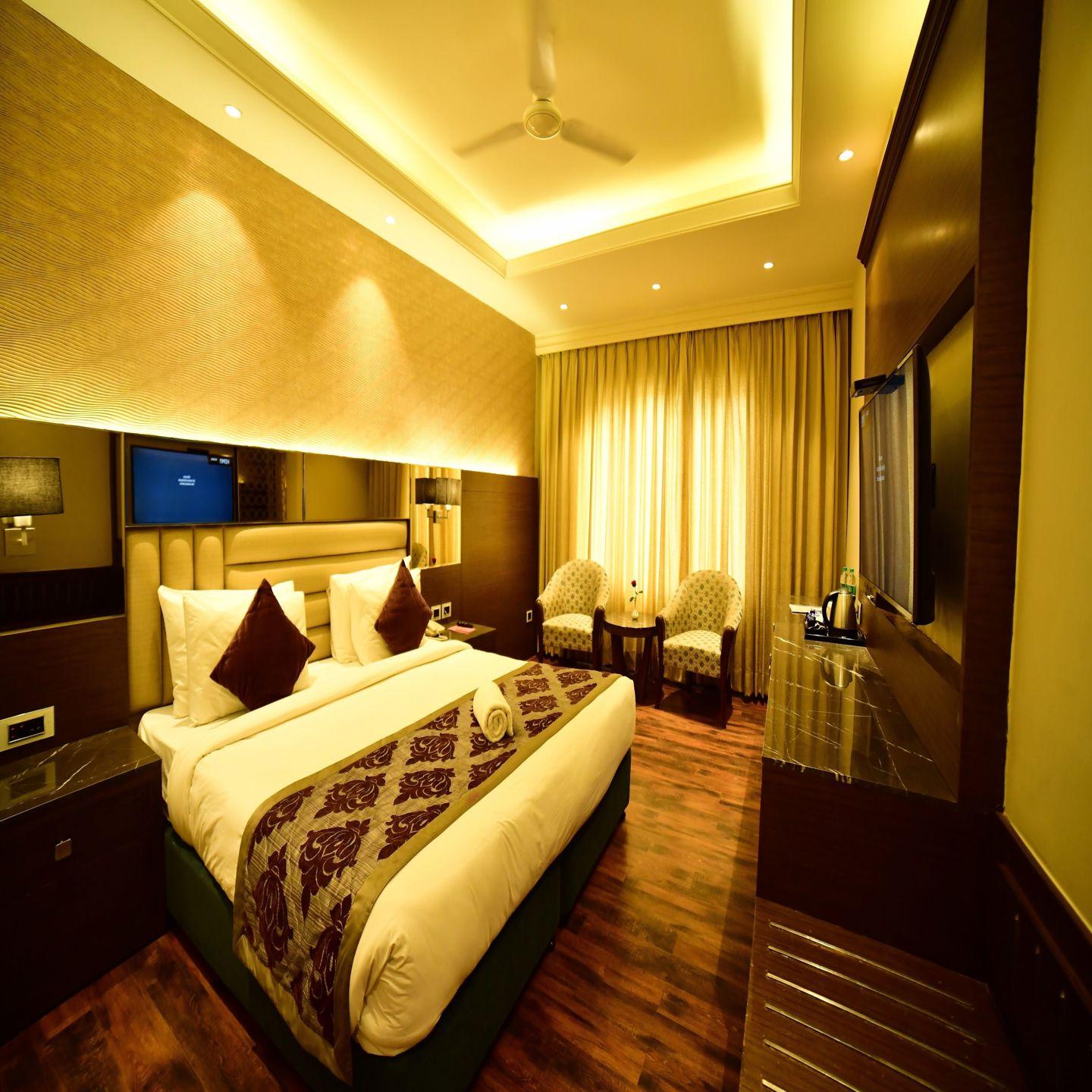 Hotel Milan Palace 10/20
