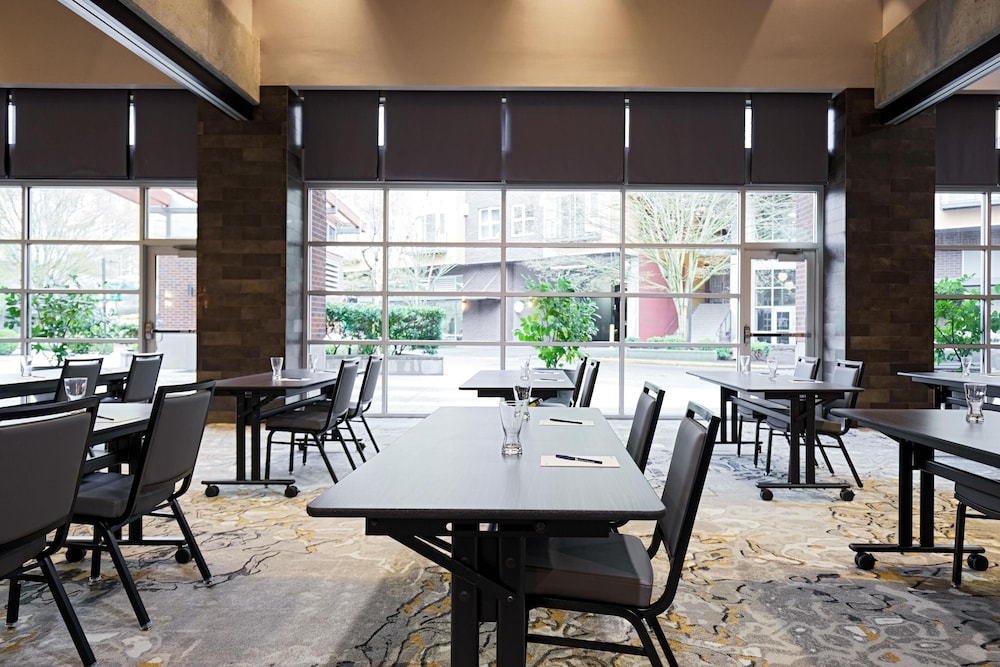 Hyatt House Seattle/Redmond 48/70