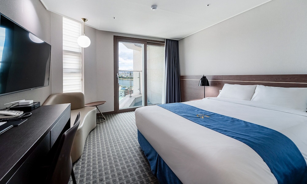 Golden Tulip Essential Namgang 15/49
