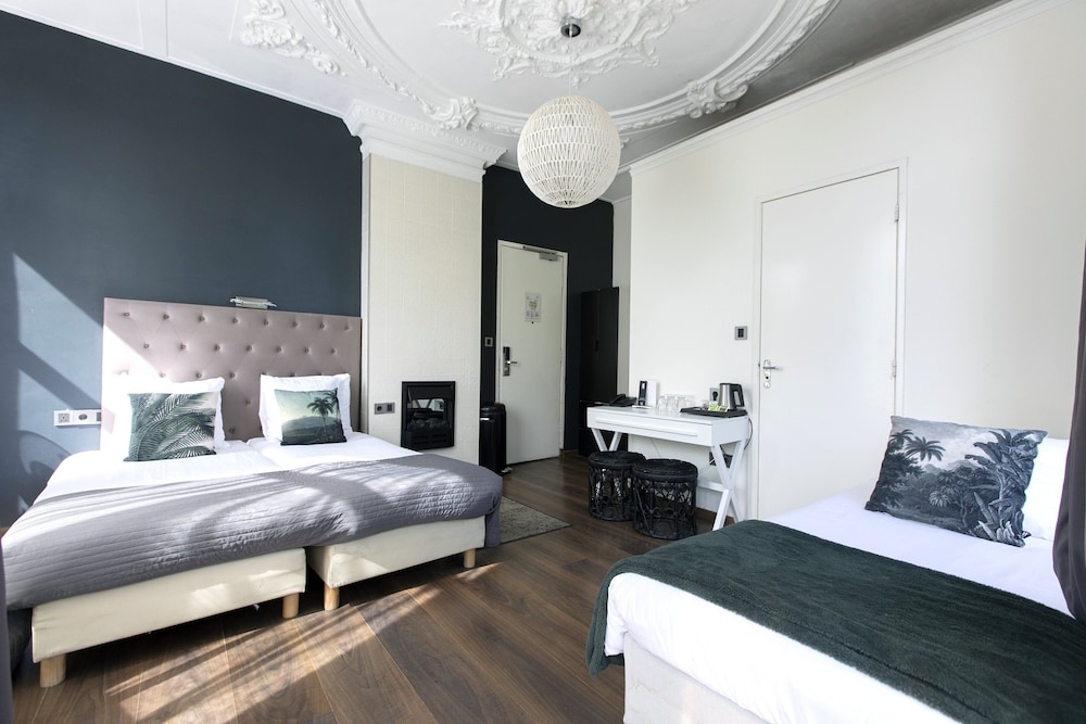 ROOM, TRIPLE, CANAL VIEW, PRIVATE BATHROOM