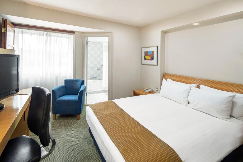 غرفة بسرير كوين، HOLIDAY INN BASINGSTOKE 3/5