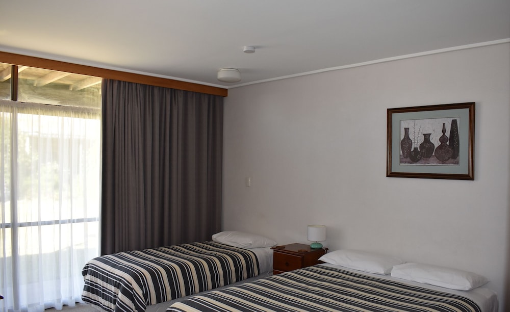 COONAWARRA MOTOR LODGE 17/38
