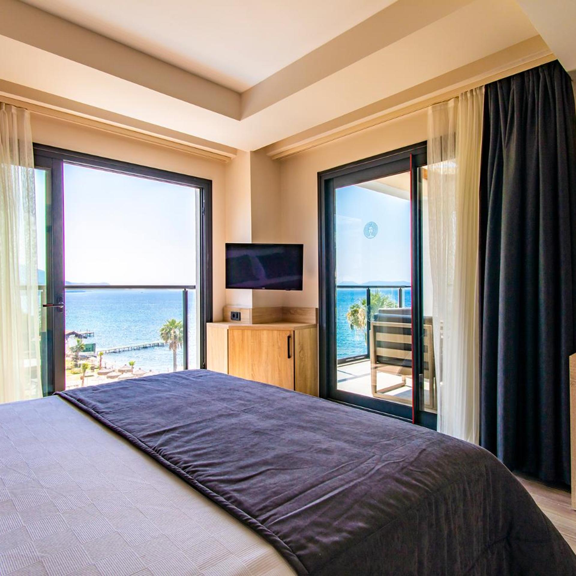 Suite, King Bed, Sea View