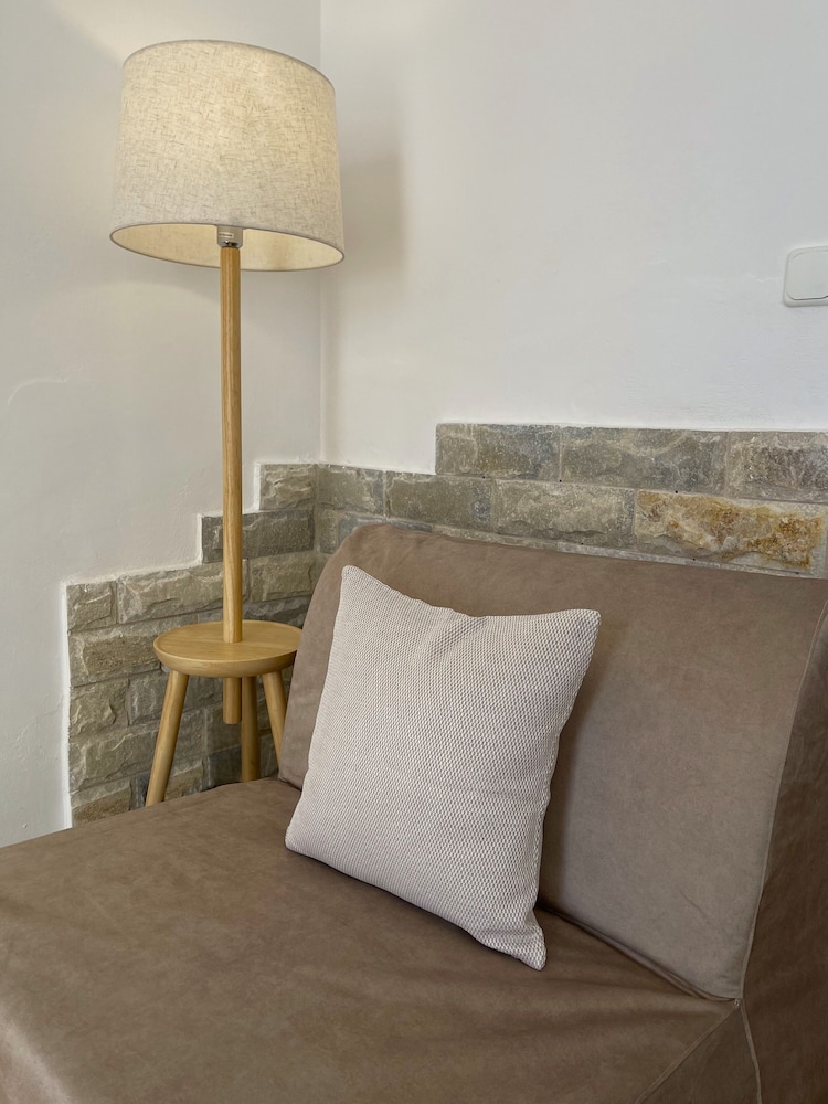 Adonis Hotel Studios & Apartments 40/67