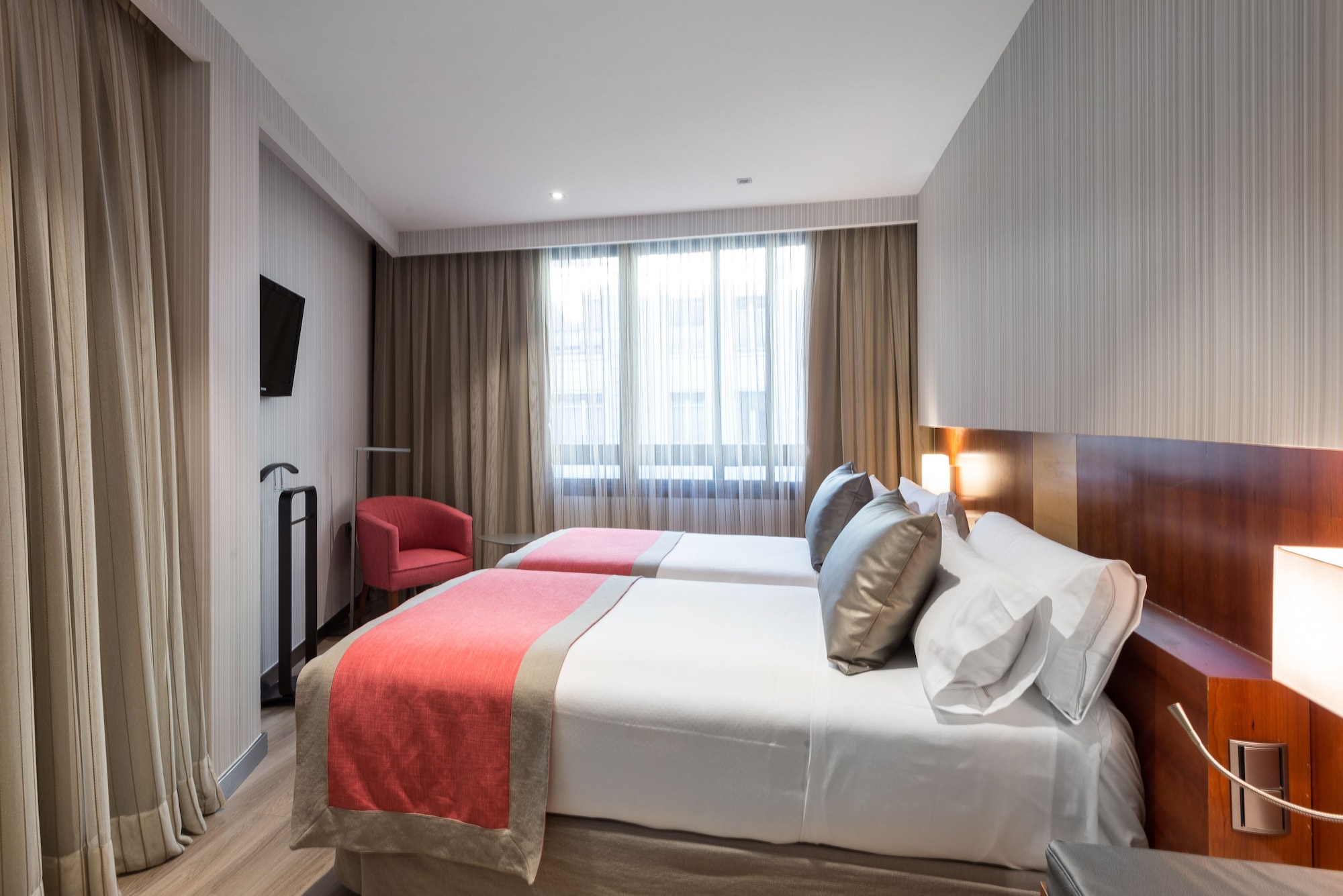 SUPERIOR, DOUBLE BED