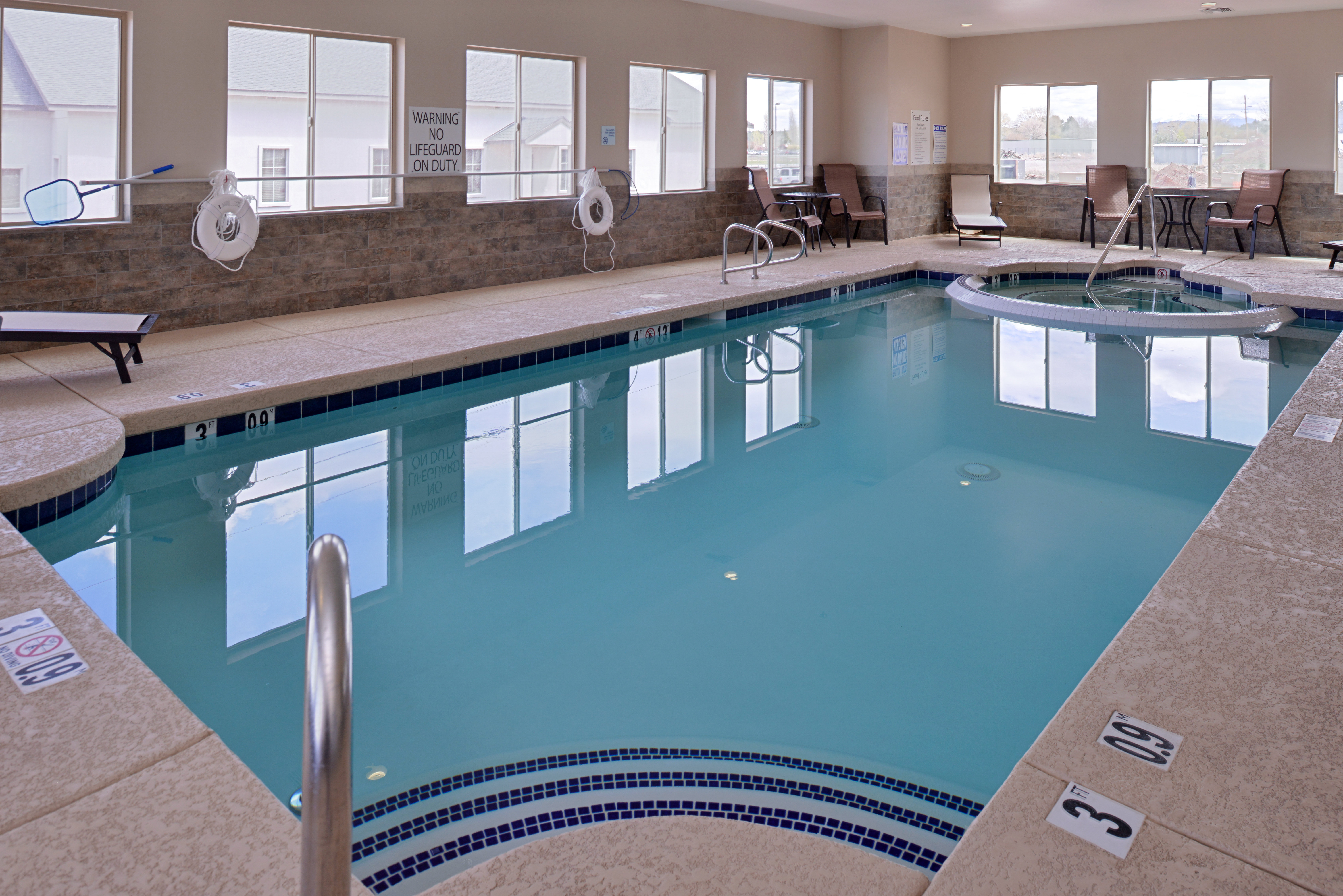 Holiday Inn Express And Suites Williams 35/44