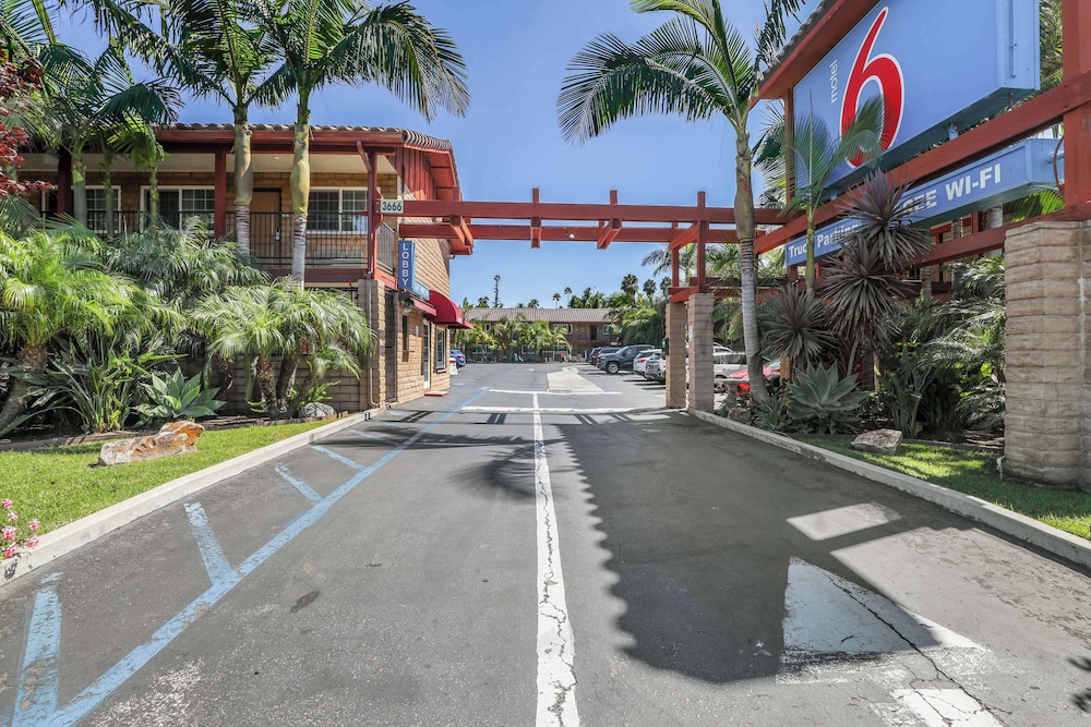 Motel 6 Carlsbad, CA - North Near Legoland 46/66