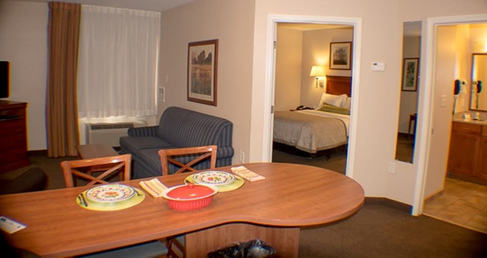 Candlewood Suites Jacksonville 42/72