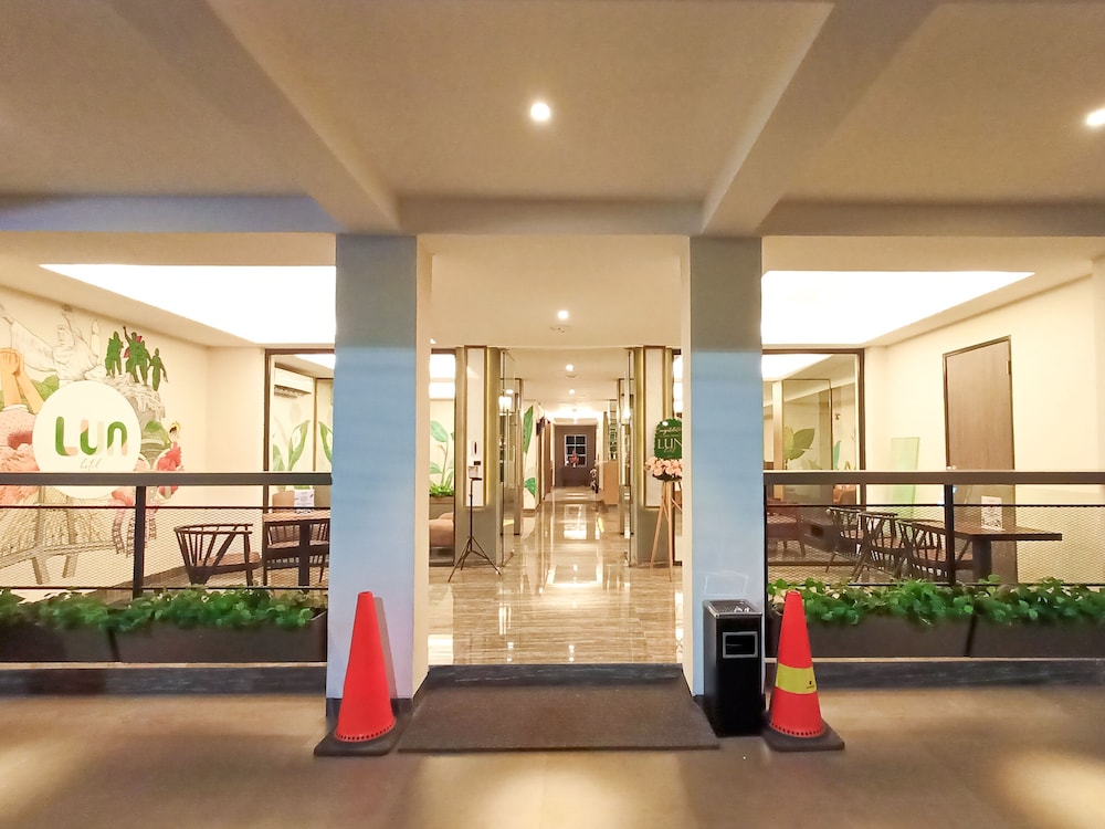 Lun Hotel Manado 24/26