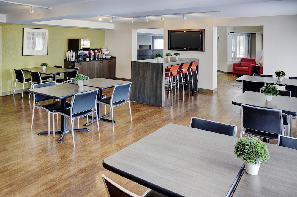 Comfort Inn South Shore 35/44