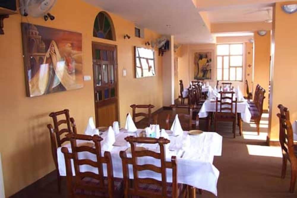 Hotel Teerth Palace 20/24
