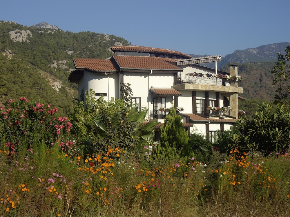 Anatolia Resort 8/96