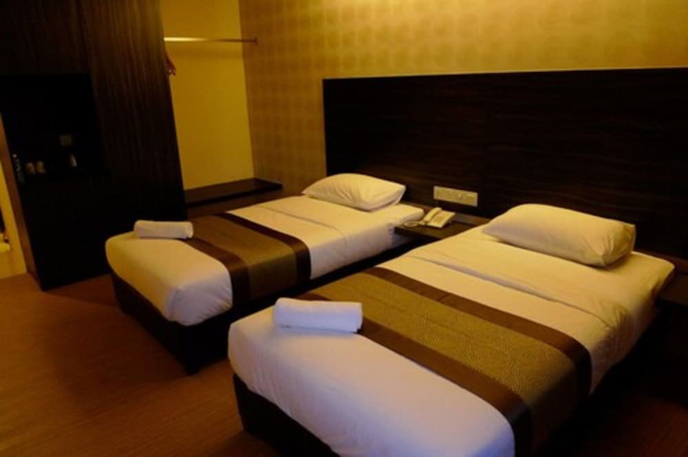 SUPERIOR, TWIN BEDS