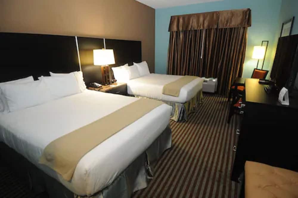 Holiday Inn Express Somerset 9/44