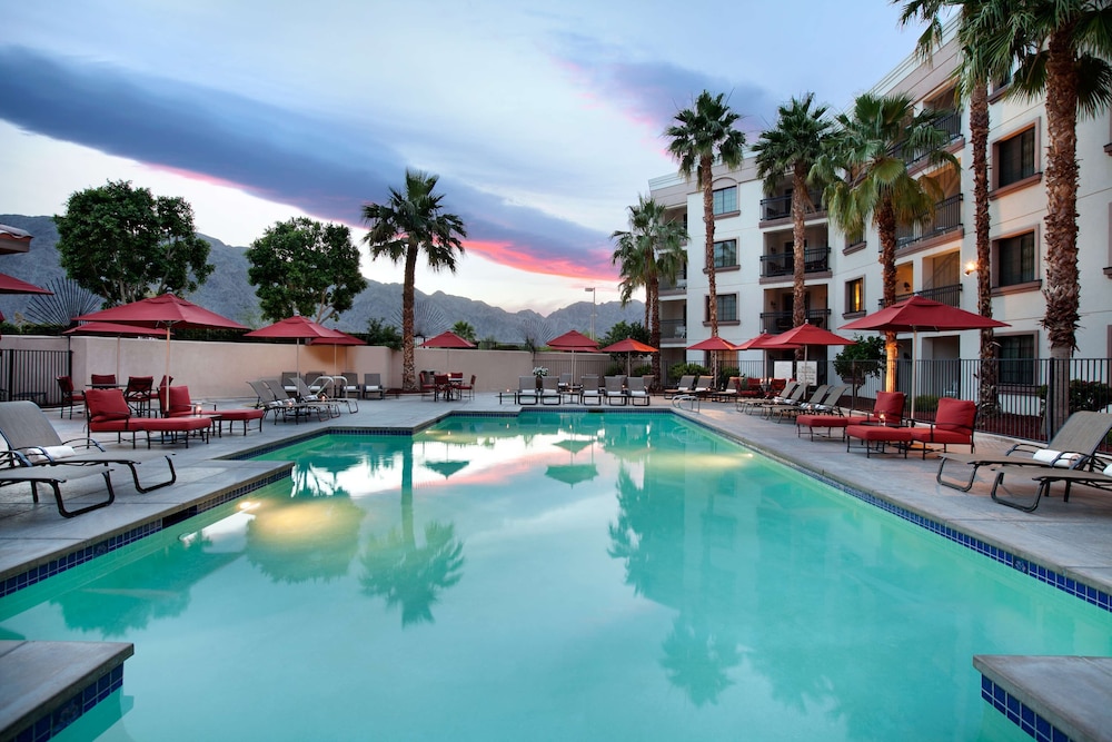 Embassy Suites La Quinta & Spa 3/85