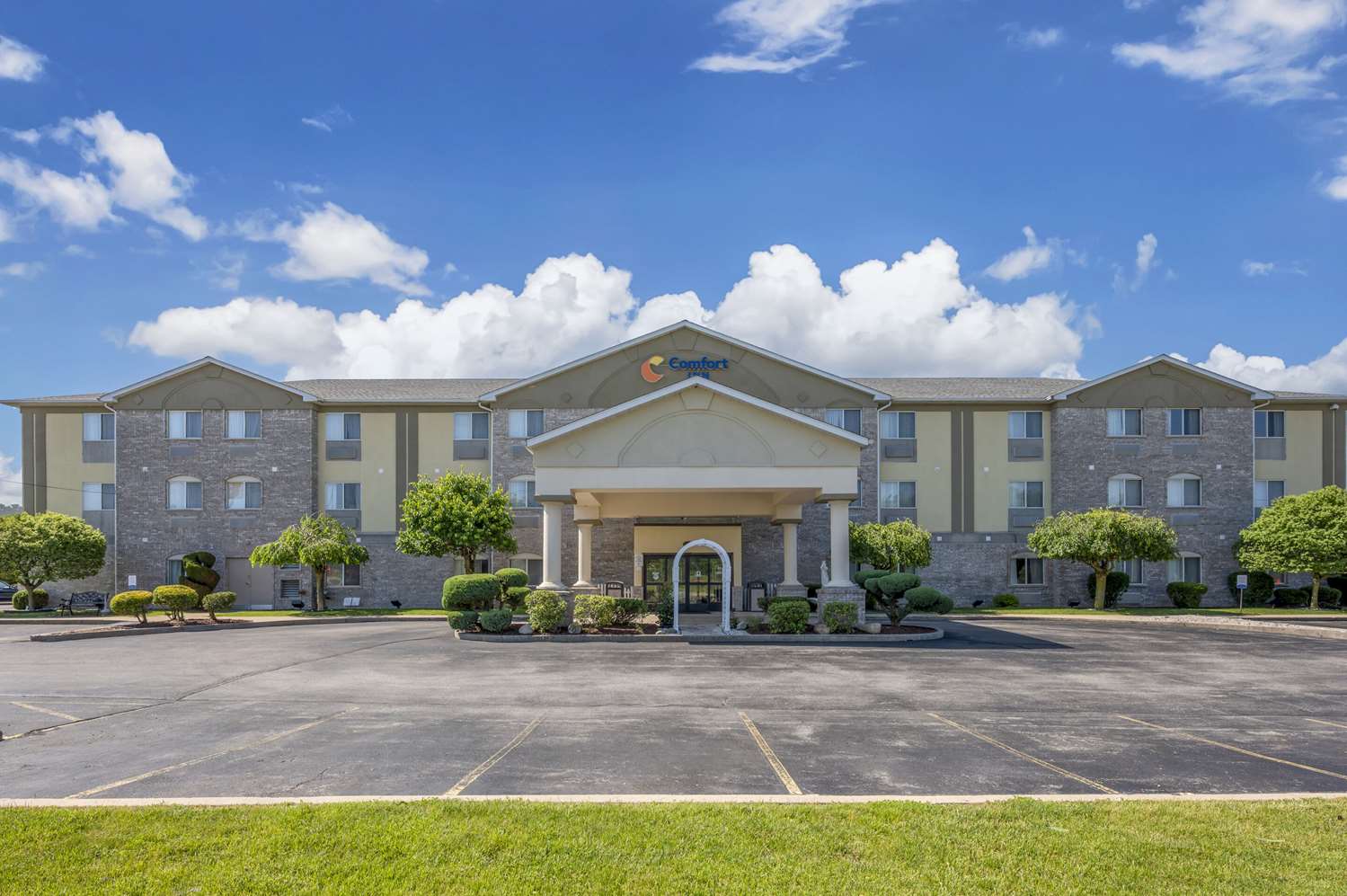 Comfort Inn Fremont, IN 37/39