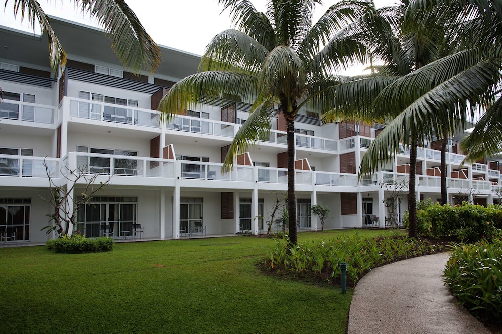 THE TERRACES APARTMENTS DENARAU 1/54