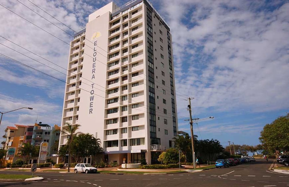 ELOUERA TOWER BEACHFRONT APARTMENTS 3/69