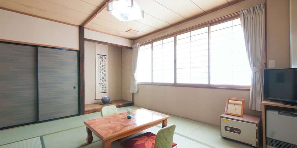 YACHI ONSEN 34/50