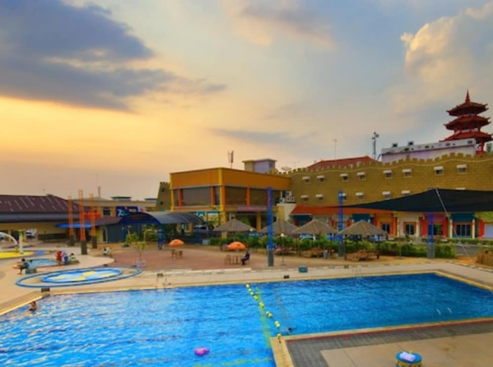 Mandarin Hotel Pekalongan 1/51