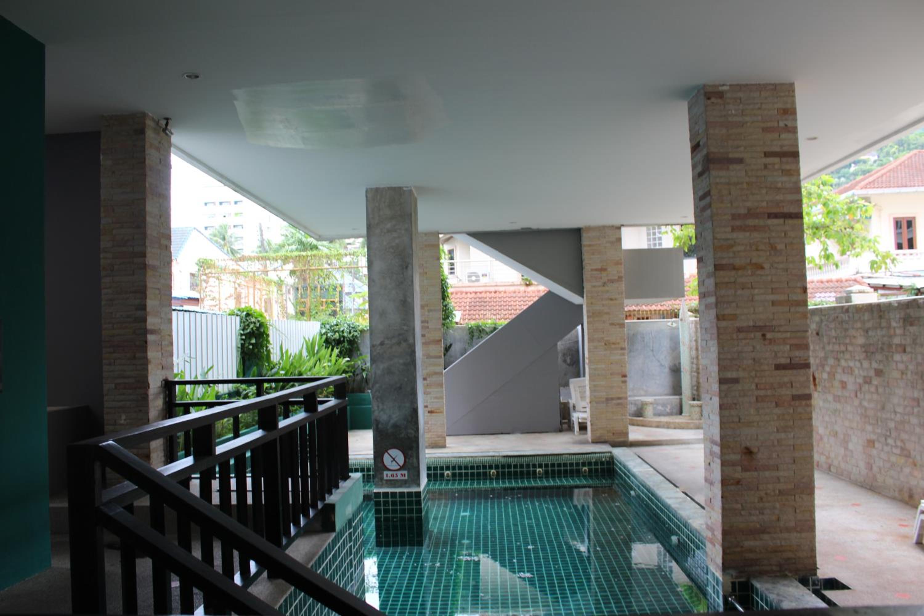 Cokoon Deva Patong Hotel 34/38