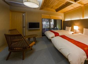 Twin Beds, Outdoor Space, Annex
