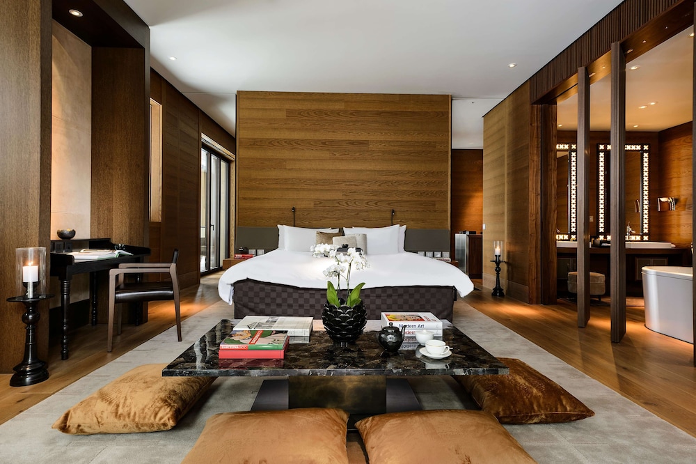 2 Bedrooms, Grand, Alpine, Suite, 2 King Beds، The Chedi Andermatt 3/10