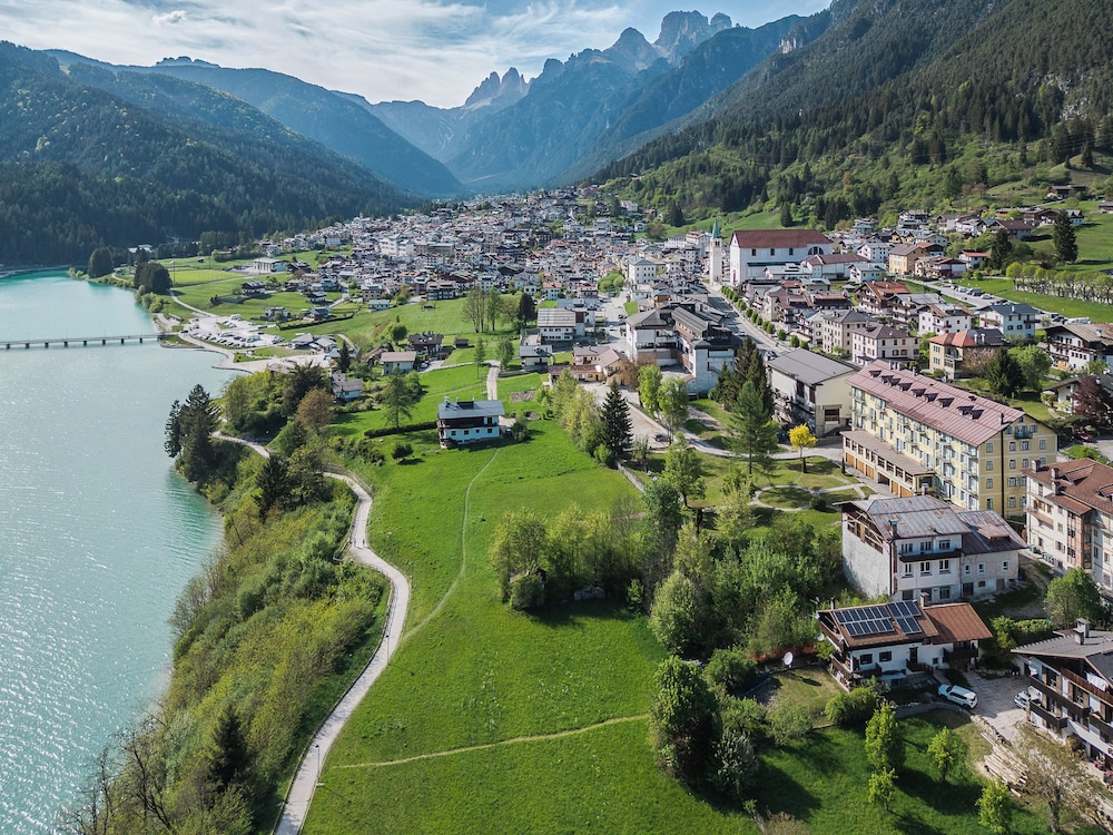 Hotel Auronzo Dolomites, Affiliated by Melia 46/50