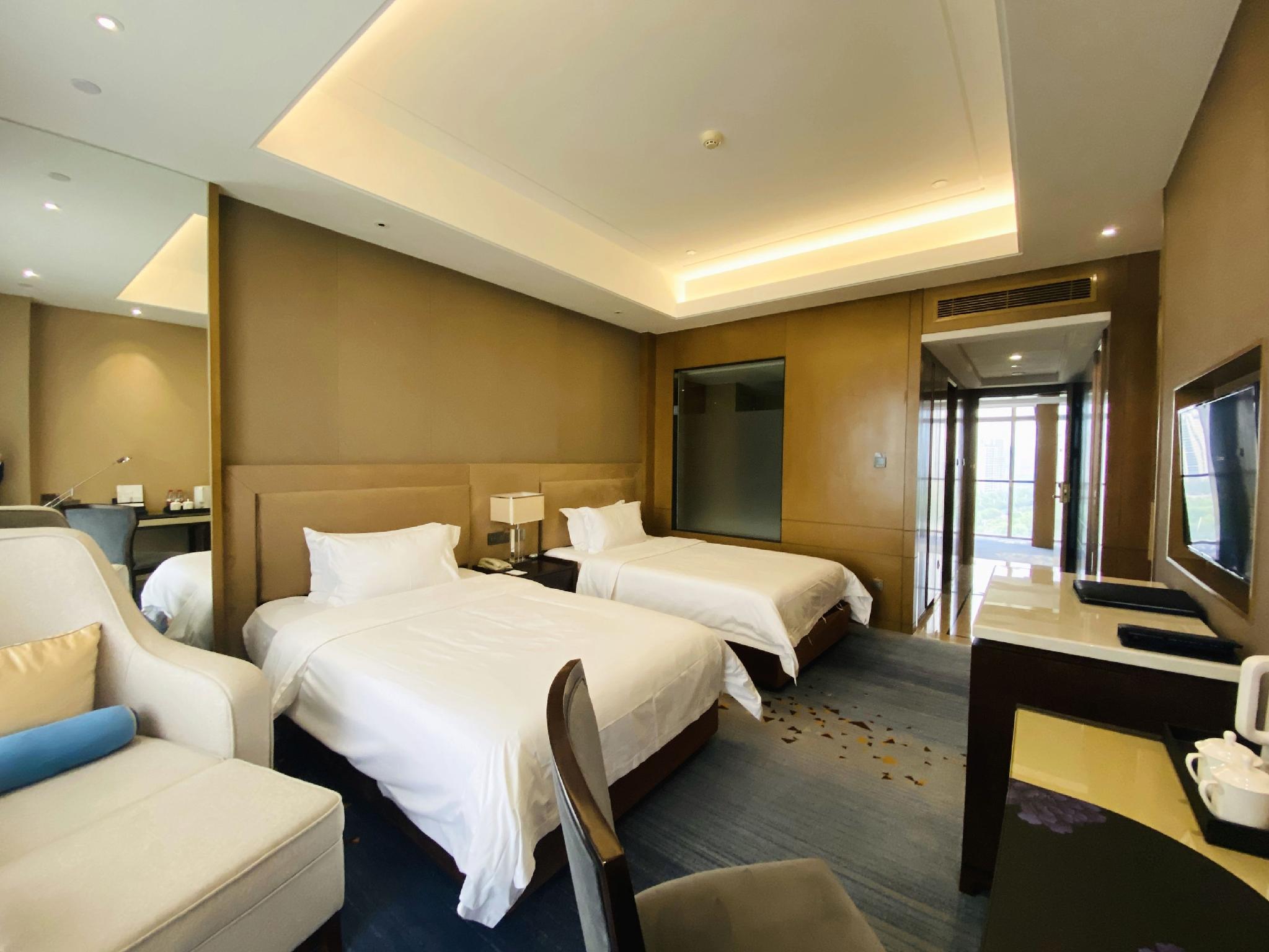 Xinhua Jian'guo Hotel 15/26