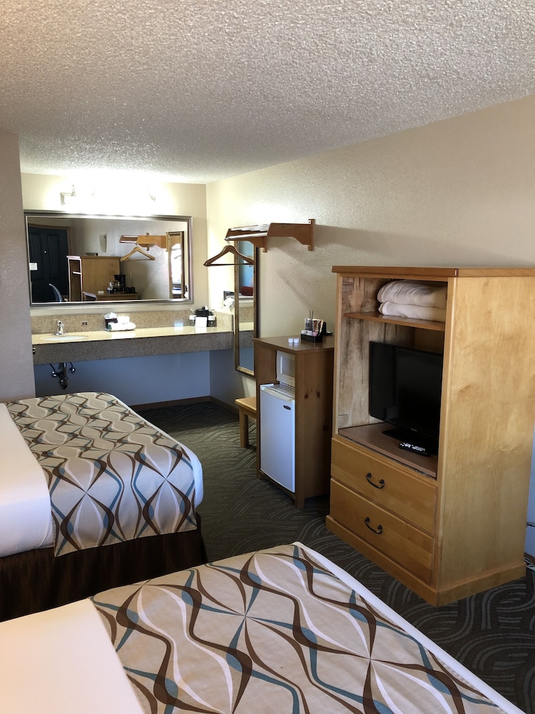 Super 8 by Wyndham Florence OR 33/38