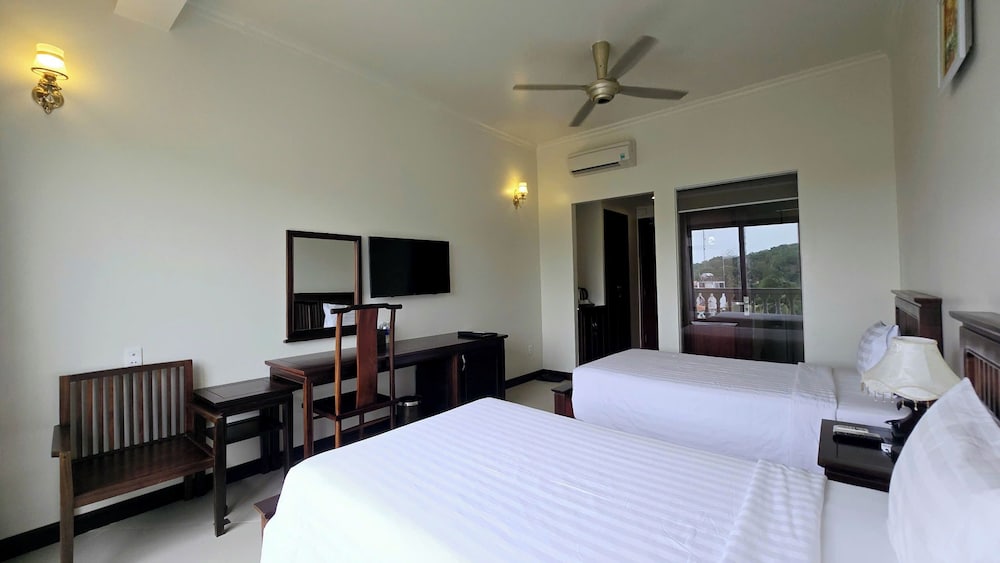 Superior, Twin Beds, Praha Hotel Phu Quoc 7/10