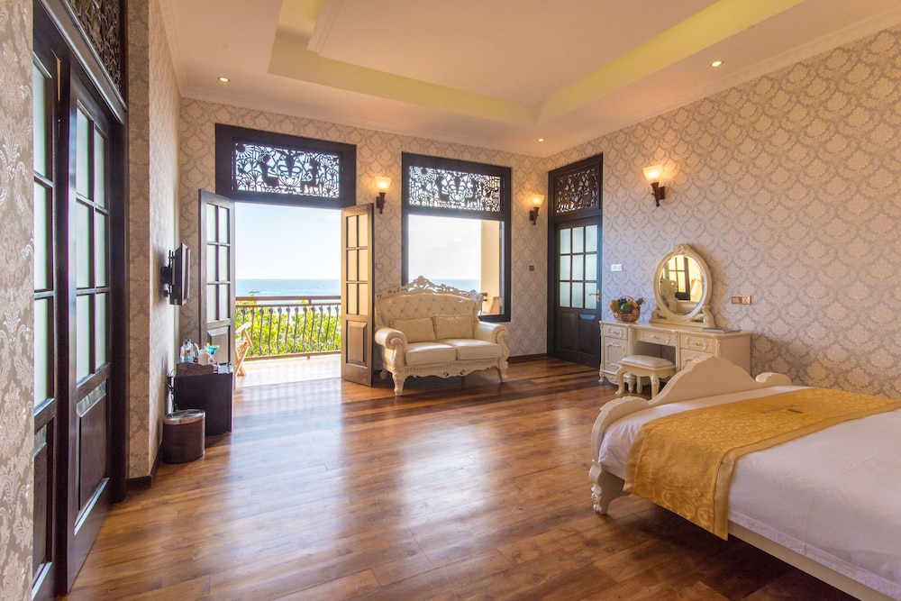 2 BEDROOMS, EXCLUSIVE, SUITE, SEA VIEW, BALCONY