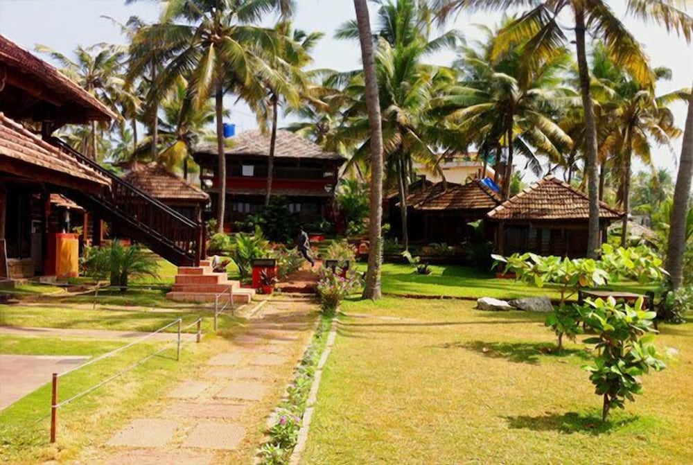 Blue Water Beach Resort 15/23