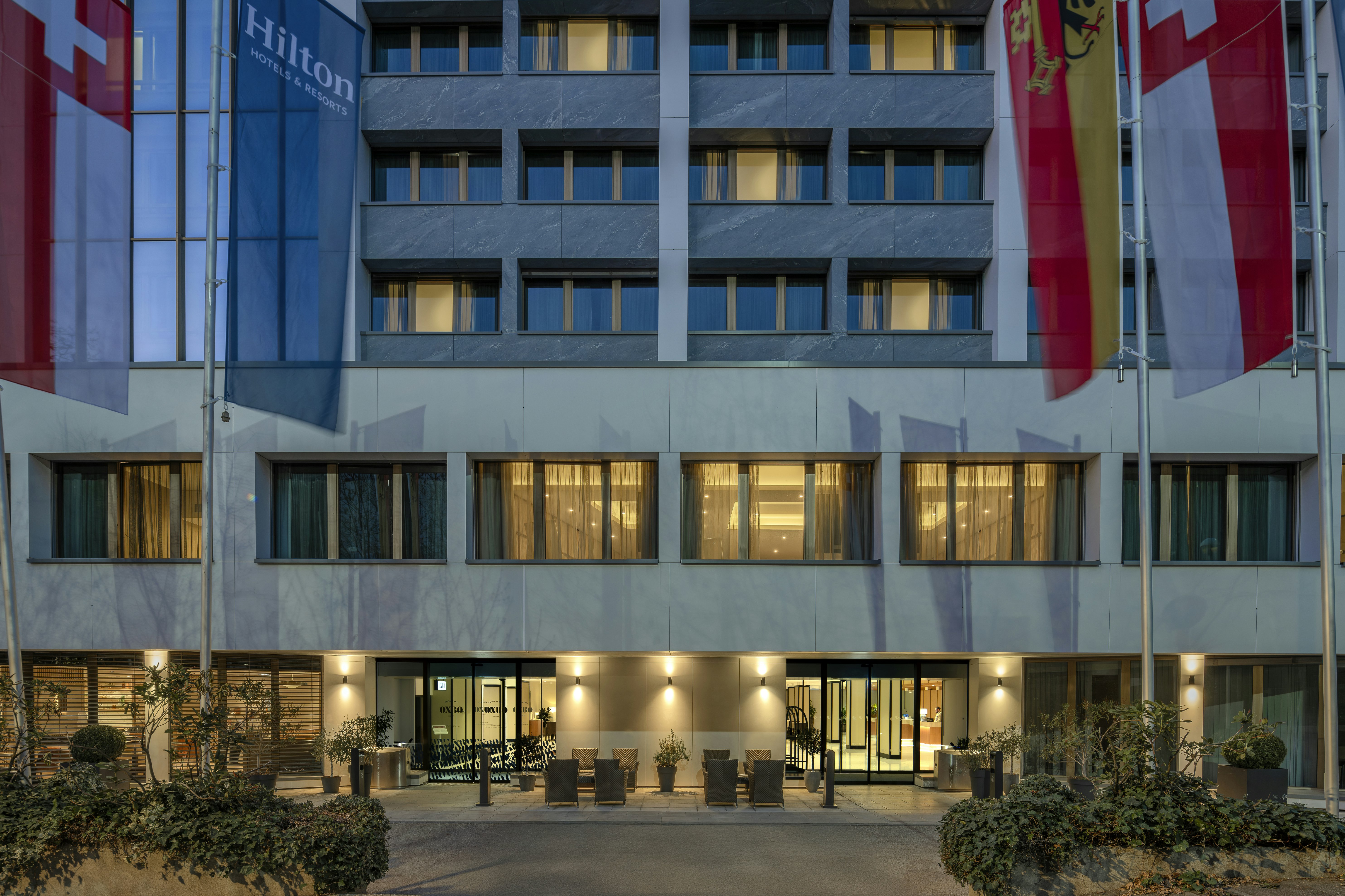 Hilton Geneva Hotel and Conference Centre (EX-Starling E EX-Crowne) 4/81