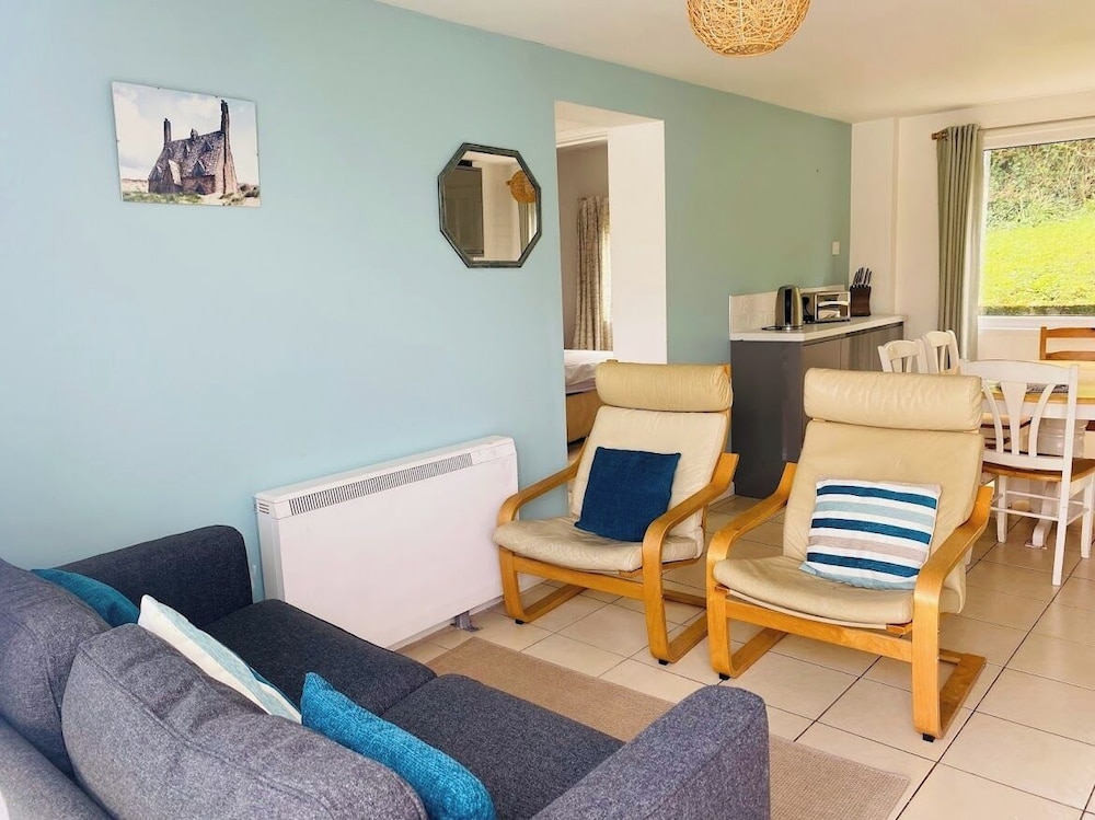 Freshwater Bay Holiday Cottages 35/50