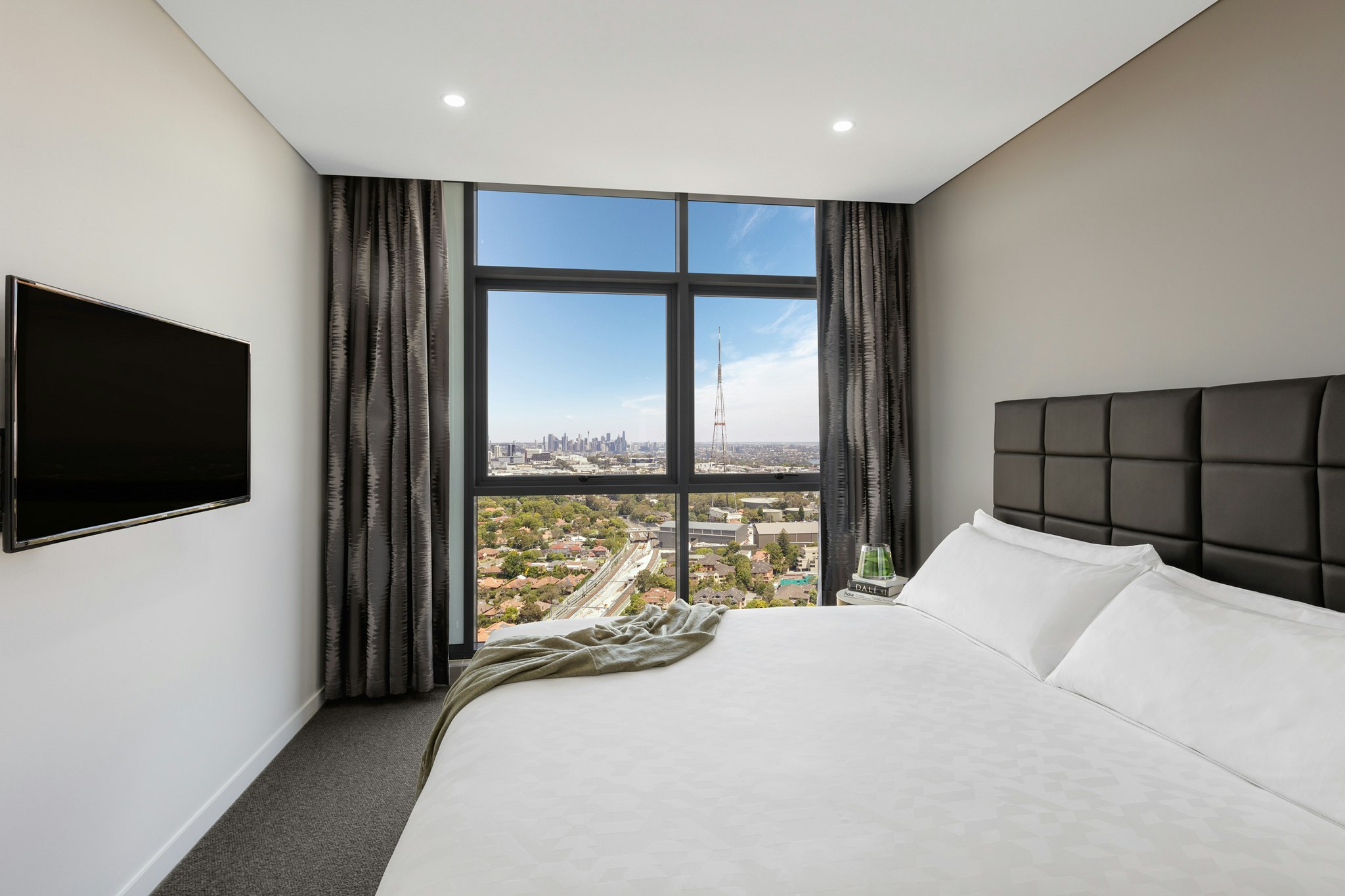 Meriton Suites Chatswood 3/21