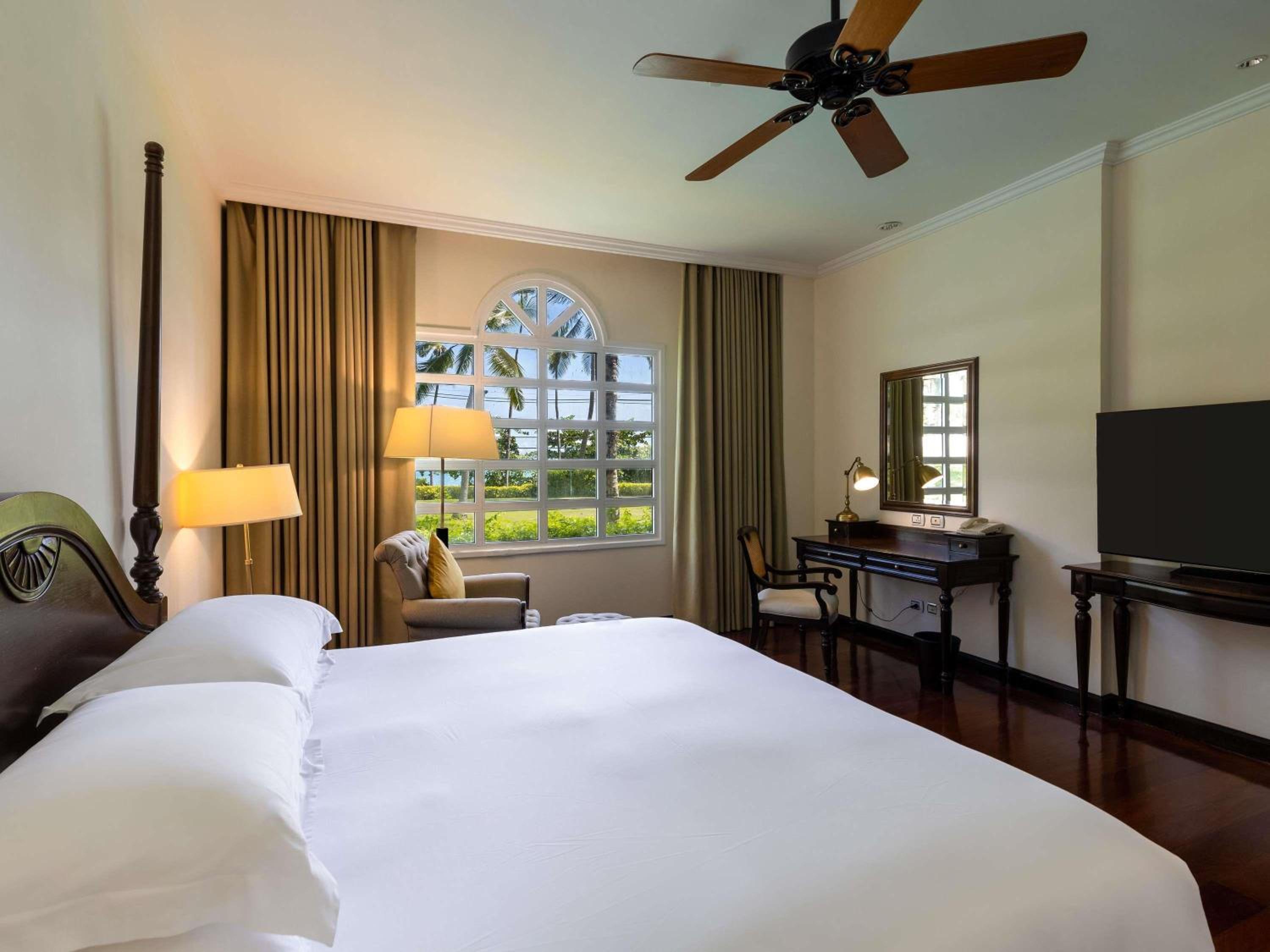 2 Bedrooms, Suite, Twin Beds, King Bed, Pool and Sea View