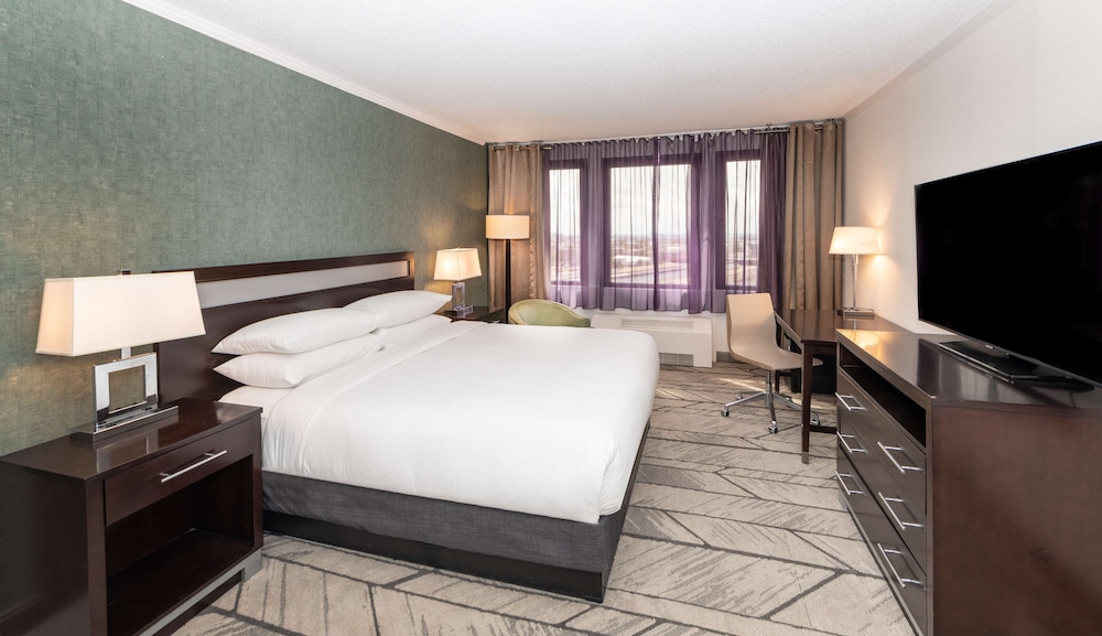 DoubleTree by Hilton Newark Penn Station 10/46