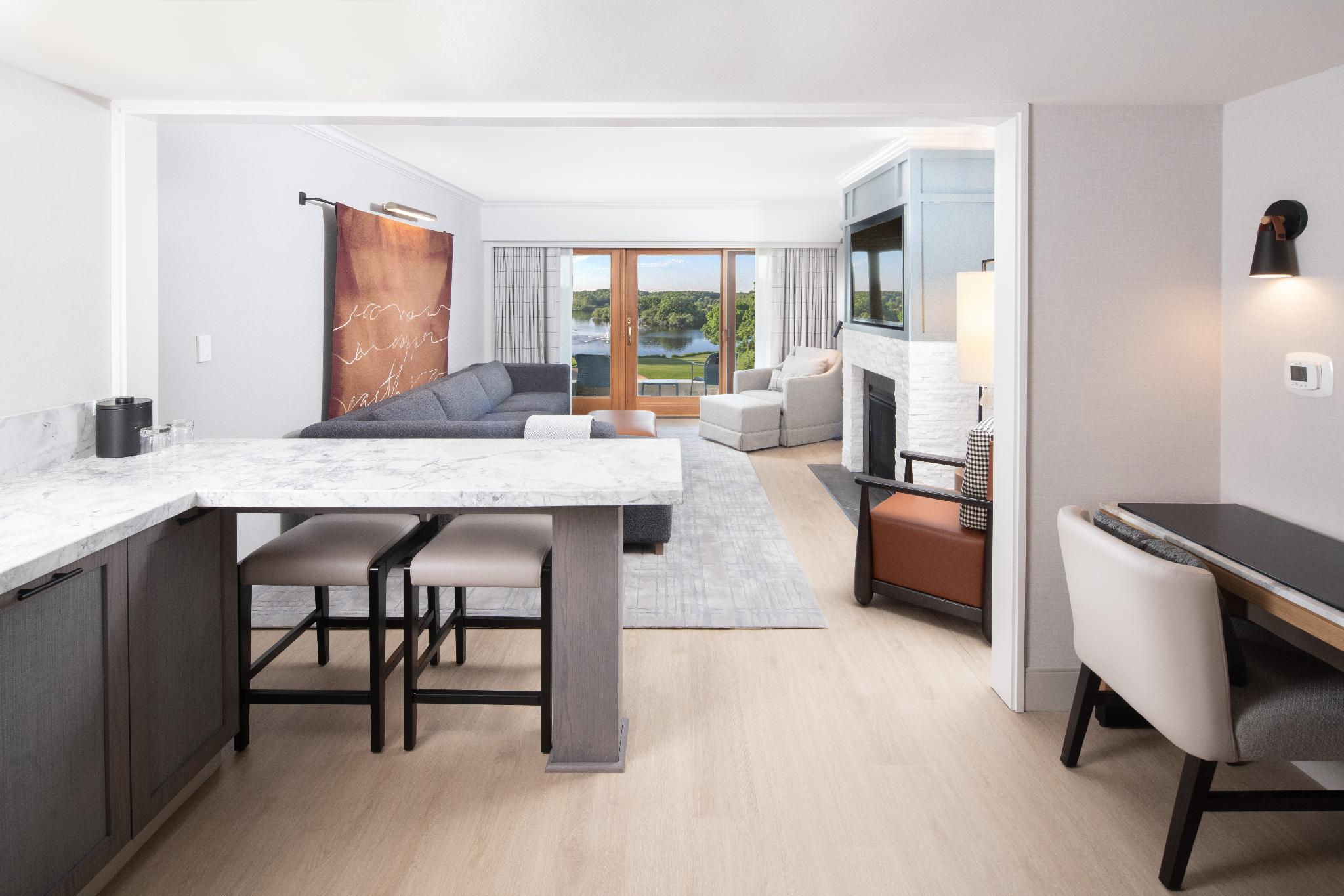 Premier, Suite