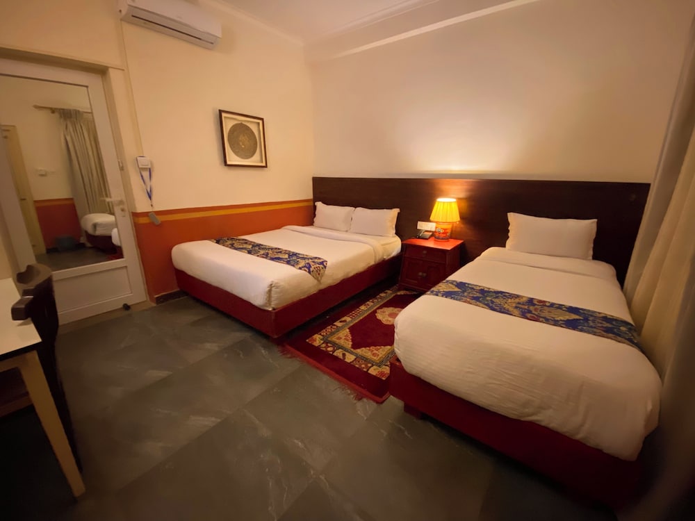 DELUXE, DOUBLE OR TWIN BED, MOUNTAIN VIEW, BALCONY