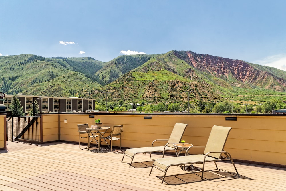 Glenwood Springs Inn 44/62
